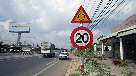 Gỡ bỏ các biển báo tốc độ dưới 40 km/h trên quốc lộ